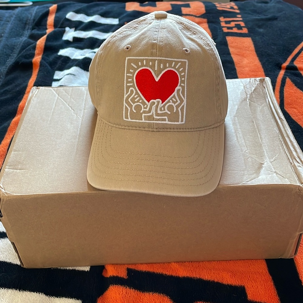 Keith Haring Heart Hat